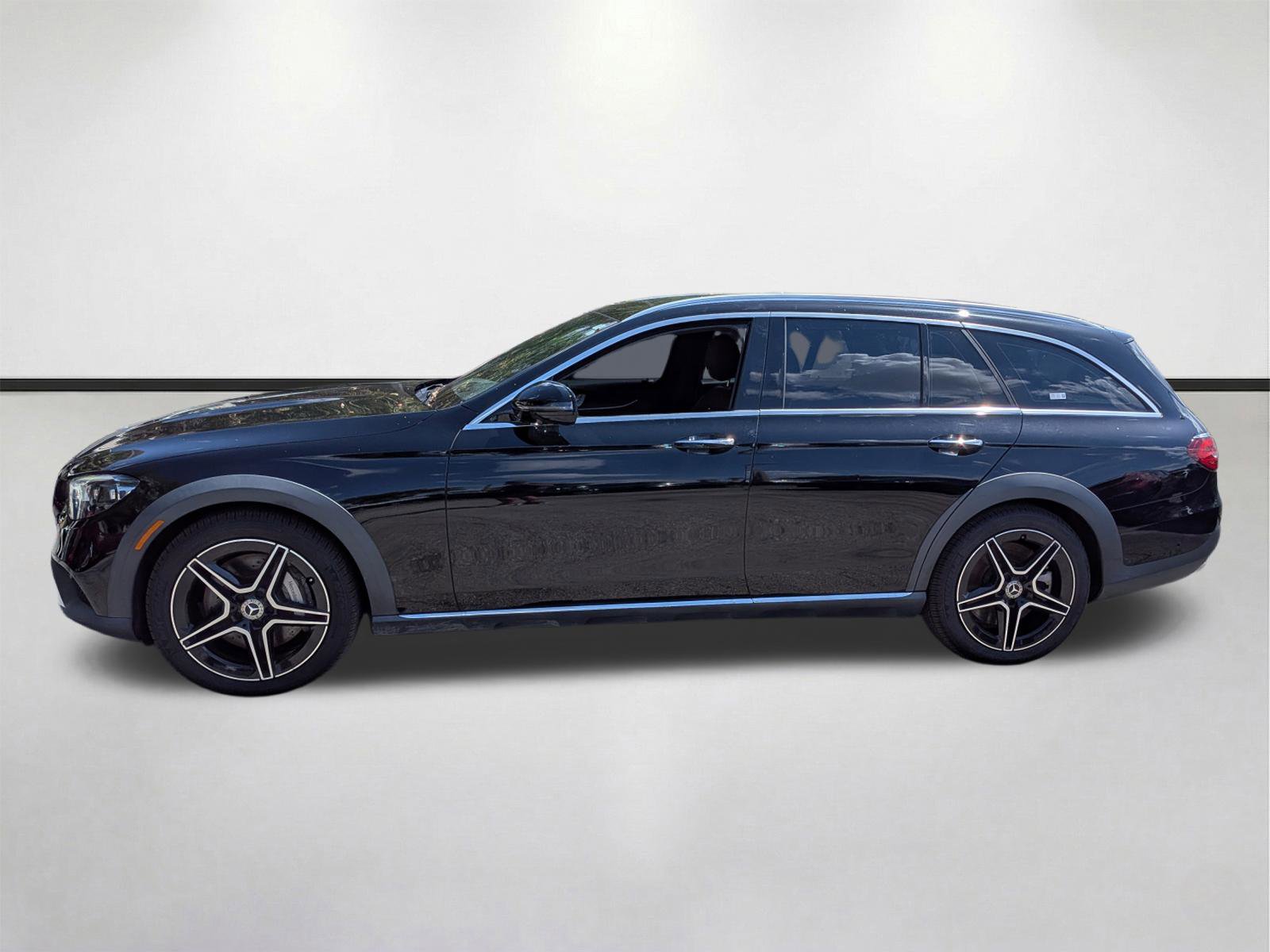 Used 2023 Mercedes-Benz E 450 4MATIC All-Terrain Wagon w/ Premium Package image 7