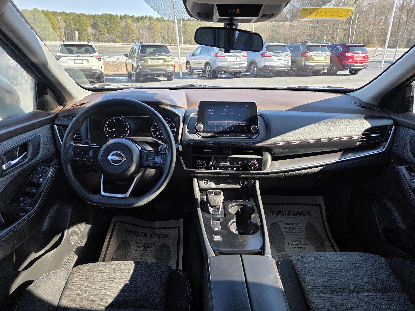 Used 2023 Nissan Rogue SV image 21