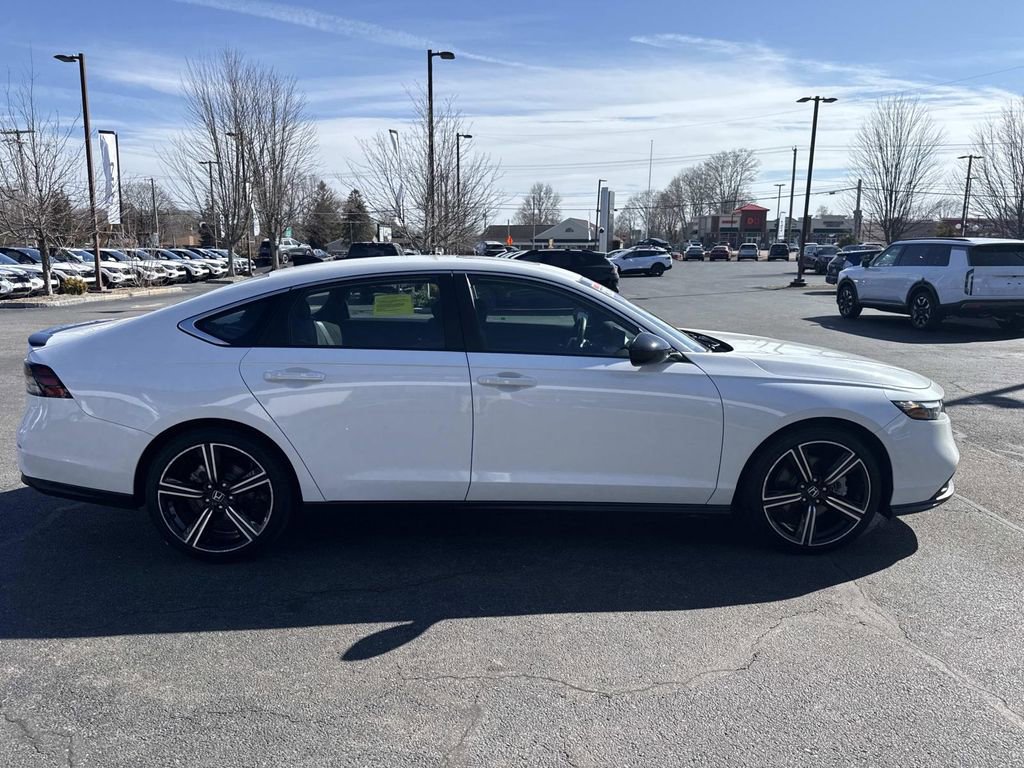 Used 2025 Honda Accord Sport image 8