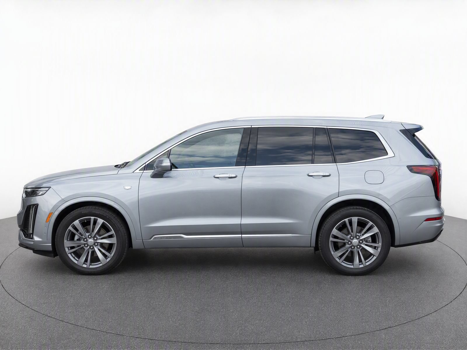 Certified 2025 Cadillac XT6 Premium Luxury w/ Platinum Package FWD image 6