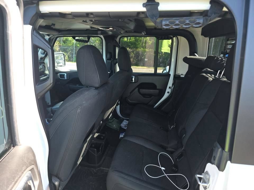 Used 2022 Jeep Gladiator Sport AWD/4WD image 3