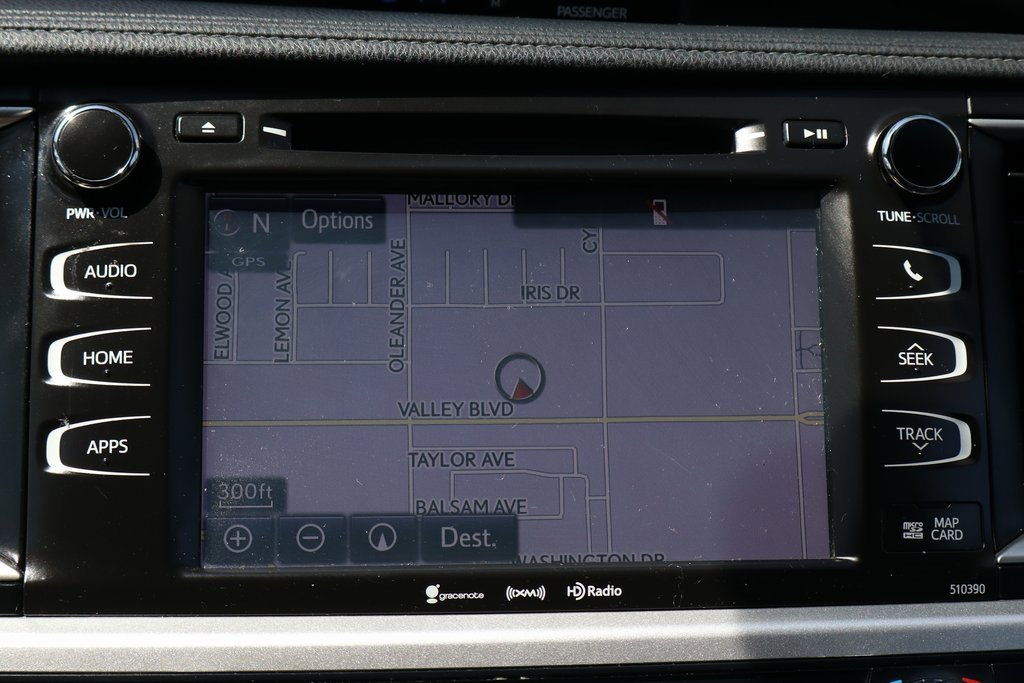 Used 2019 Toyota Highlander XLE image 28