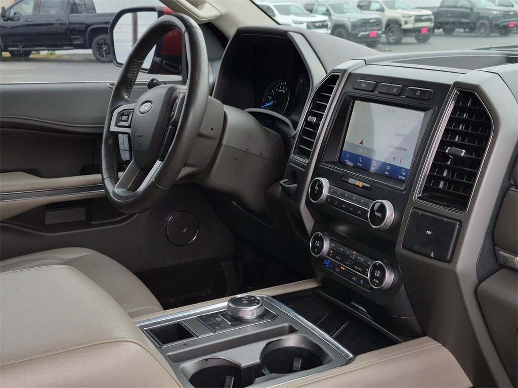 Used 2021 Ford Expedition XLT image 12