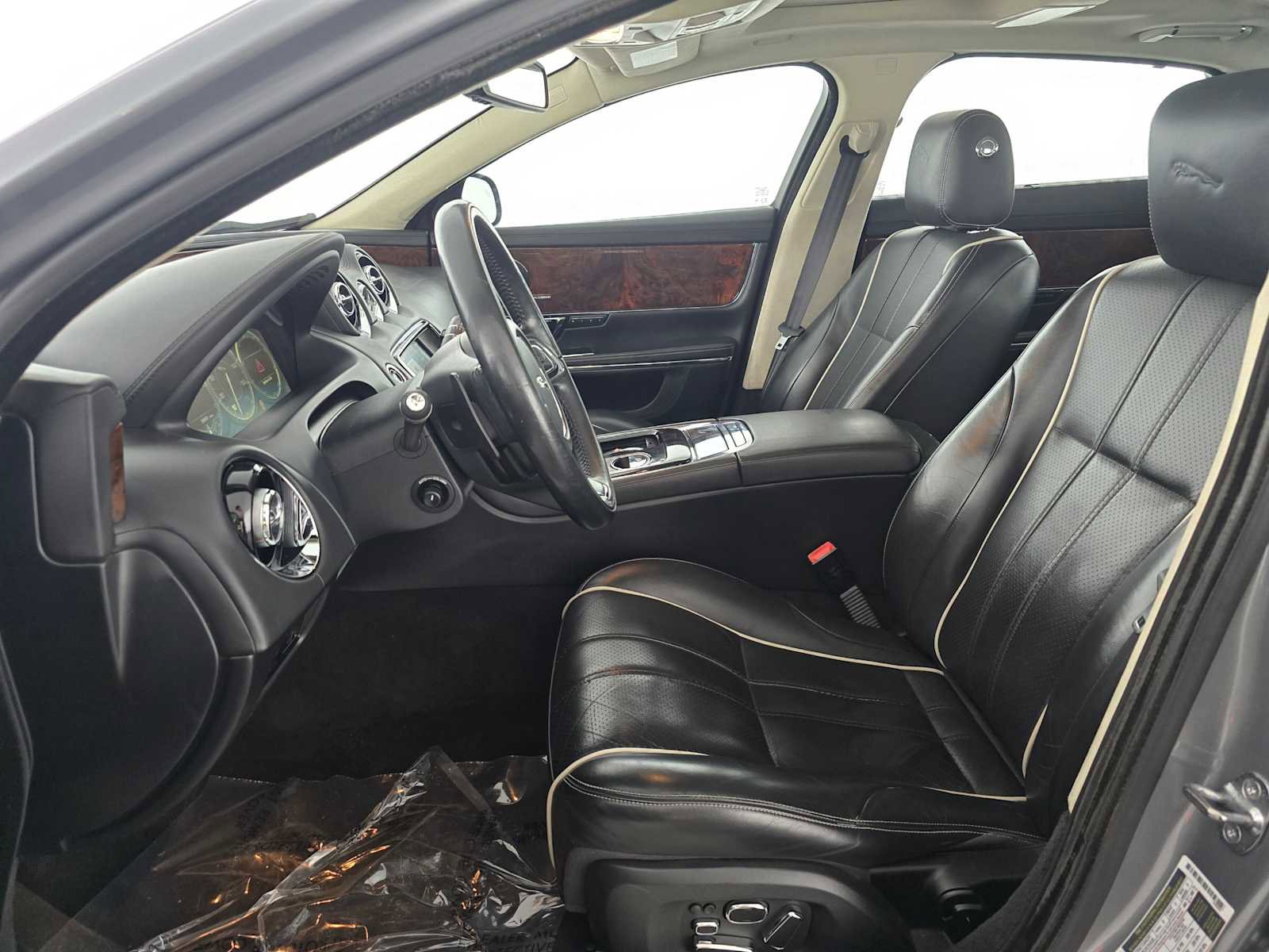 Used 2015 Jaguar XJ L Portfolio image 41