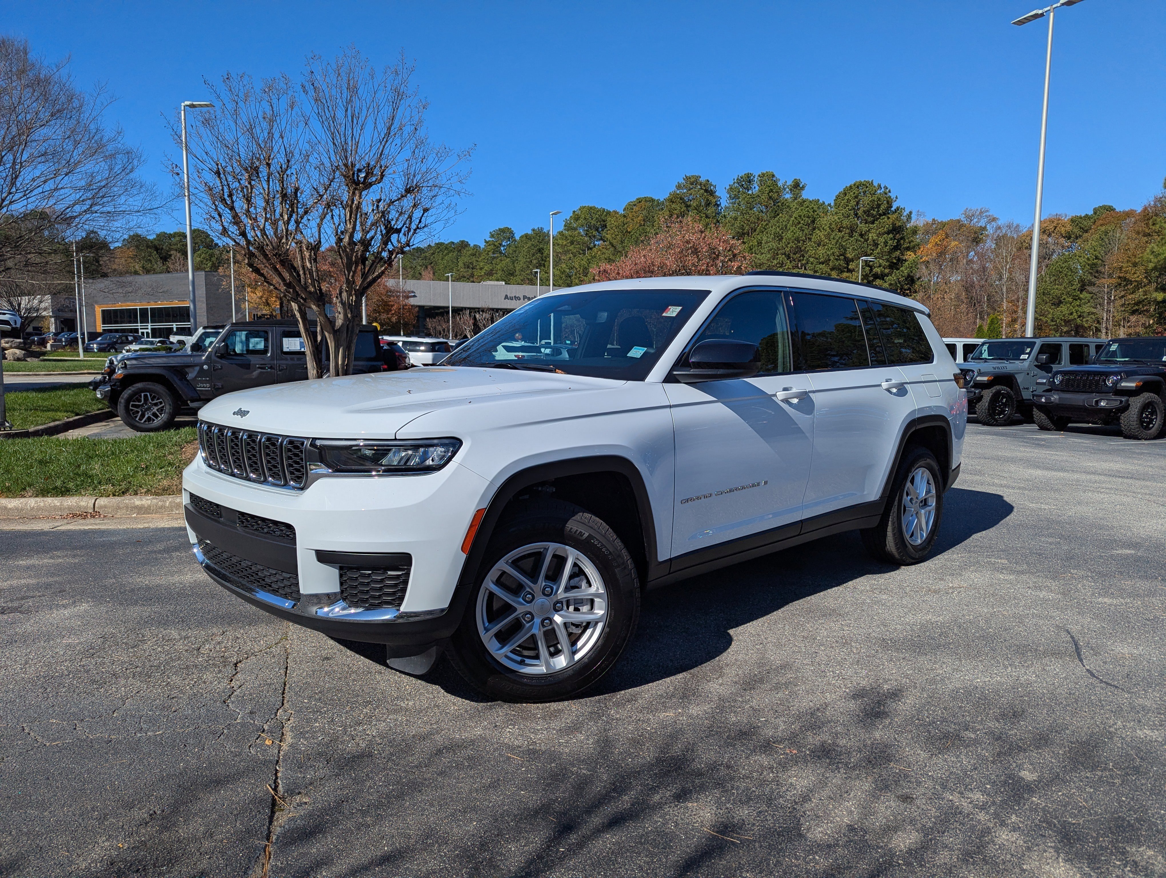 Used 2024 Jeep Grand Cherokee L Laredo w/ Luxury Tech Group I