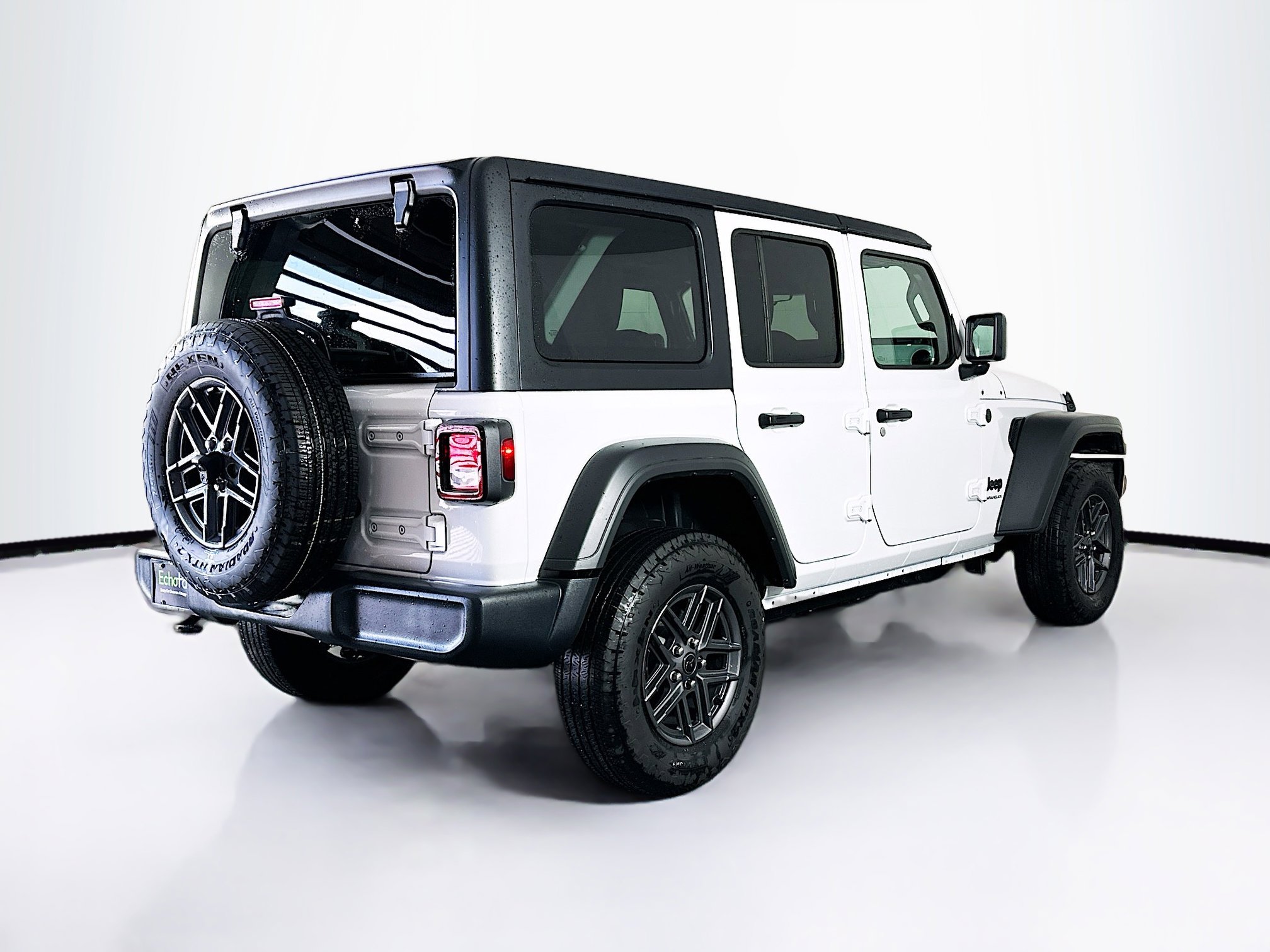 Used 2025 Jeep Wrangler Sport S image 9