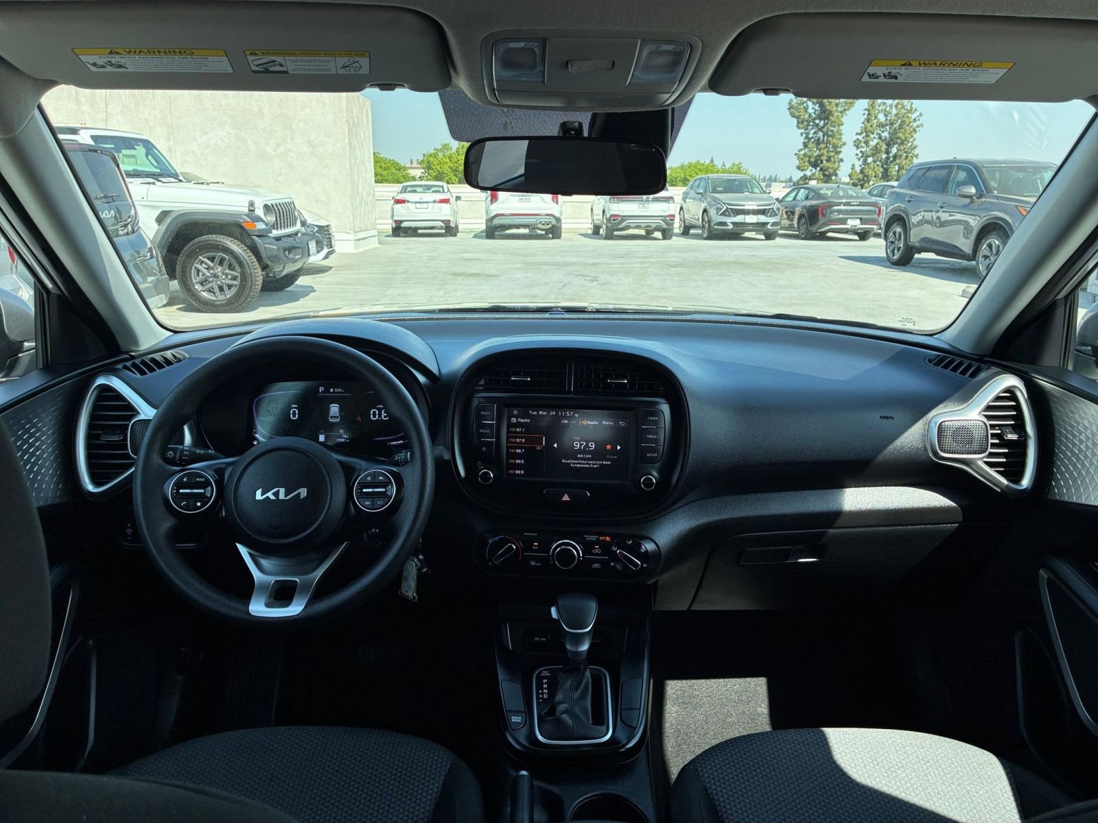 Used 2025 Kia Soul LX w/ LX Technology Package image 31