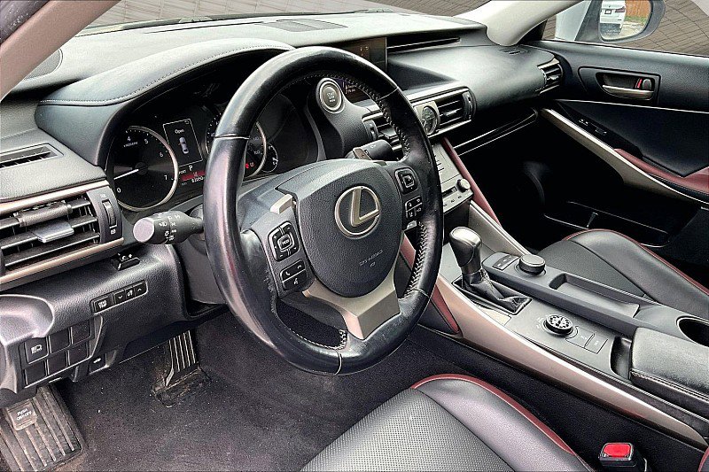 Used 2017 Lexus IS 200t RWD image 11