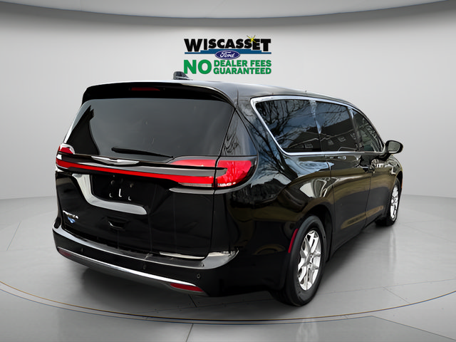 Used 2024 Chrysler Pacifica Touring-L FWD image 28