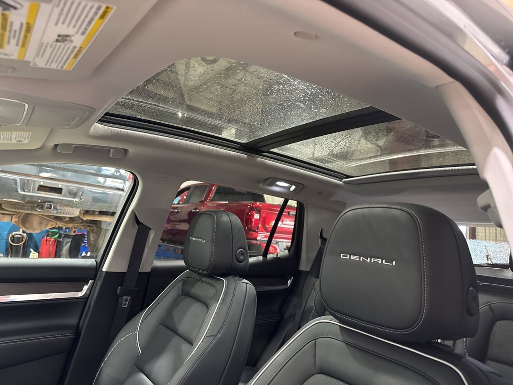 New 2026 GMC Terrain Denali w/ LPO, Black Badging Package image 22