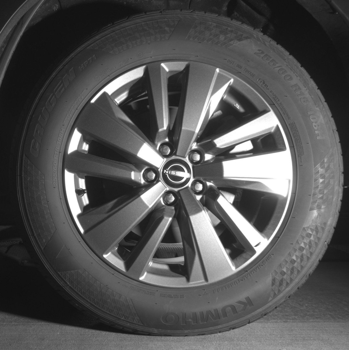 Used 2025 Nissan Pathfinder SV image 14
