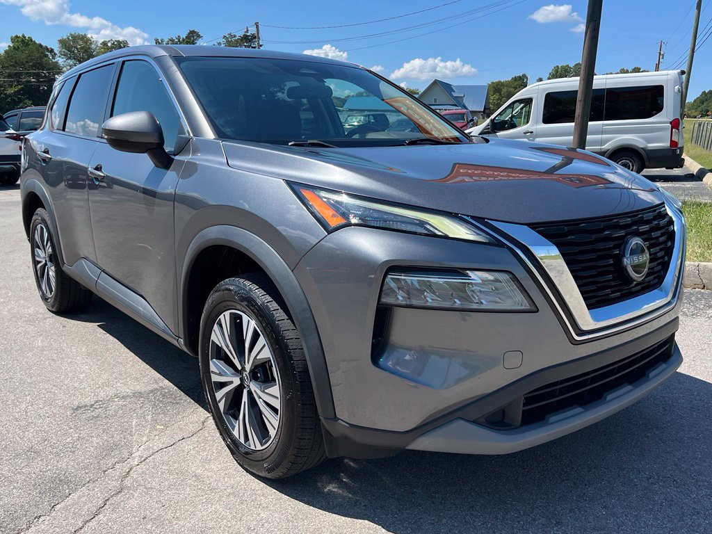 Used 2022 Nissan Rogue SV FWD image 2