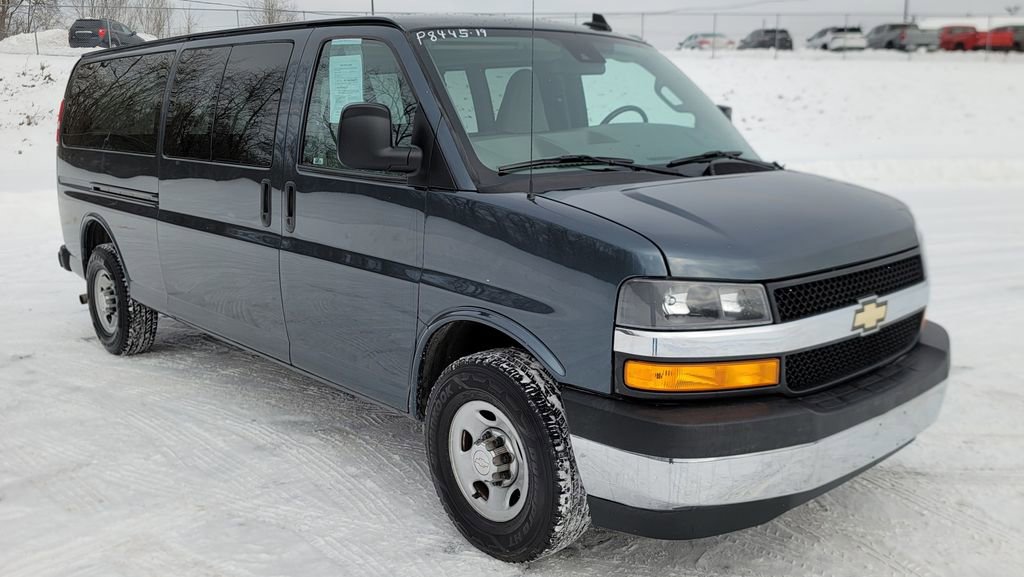 Used 2019 Chevrolet Express 2500 Extended image 2