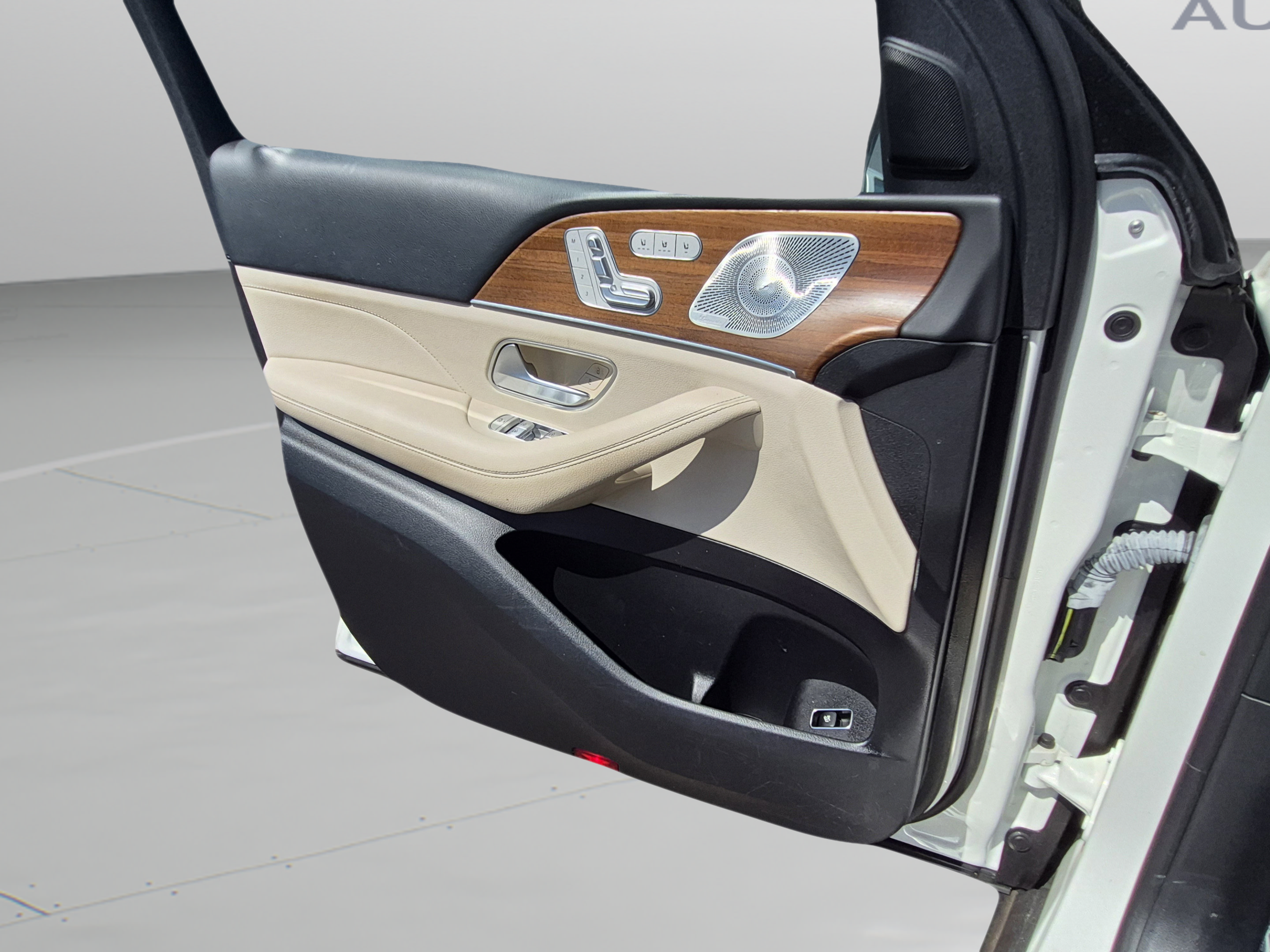 Used 2023 Mercedes-Benz GLS 450 4MATIC w/ AMG Line Exterior image 25