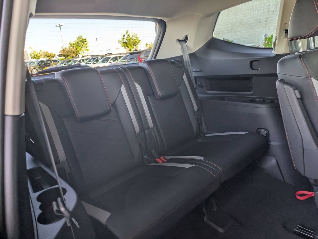 Used 2025 Volkswagen Atlas Peak Edition SE AWD/4WD image 12
