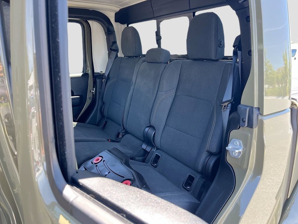 Certified 2025 Jeep Gladiator Mojave AWD/4WD image 23