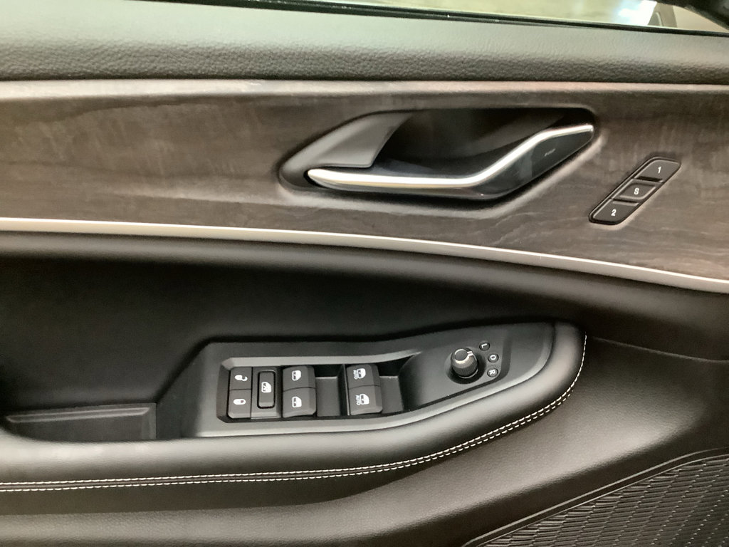 New 2025 Jeep Grand Cherokee L Limited image 13