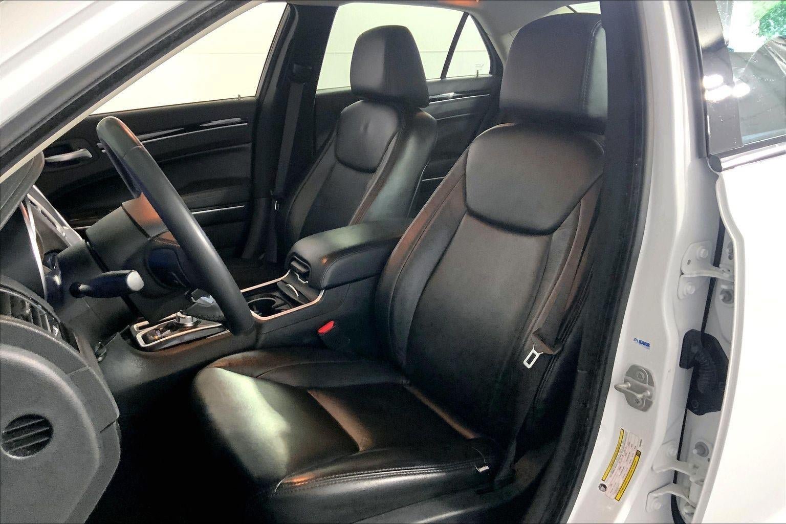 Used 2023 Chrysler 300 Touring w/ Sport Appearance Package RWD image 22