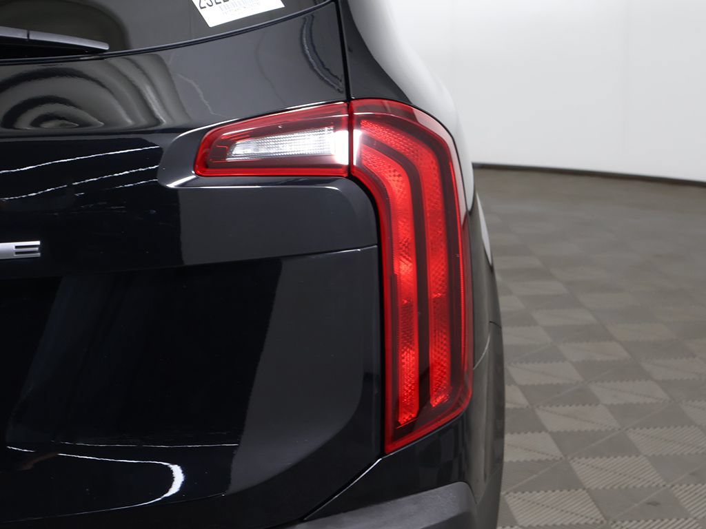 Used 2022 Kia Telluride LX FWD image 16