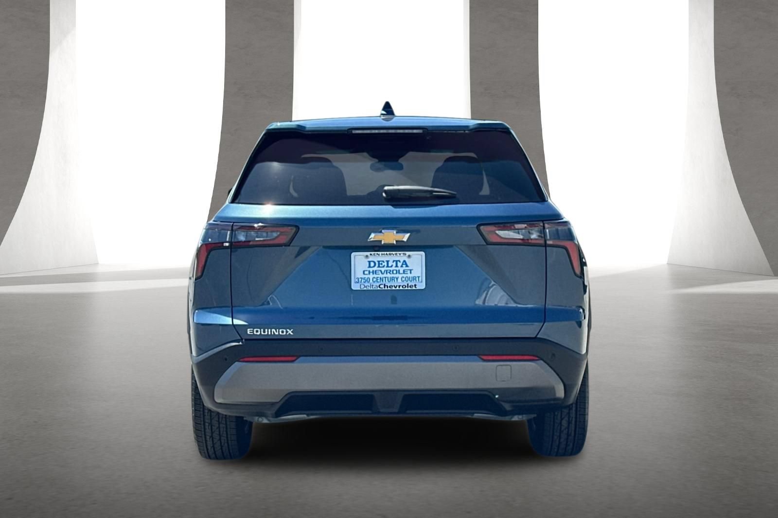 New 2026 Chevrolet Equinox LT w/ Convenience Package II FWD image 5