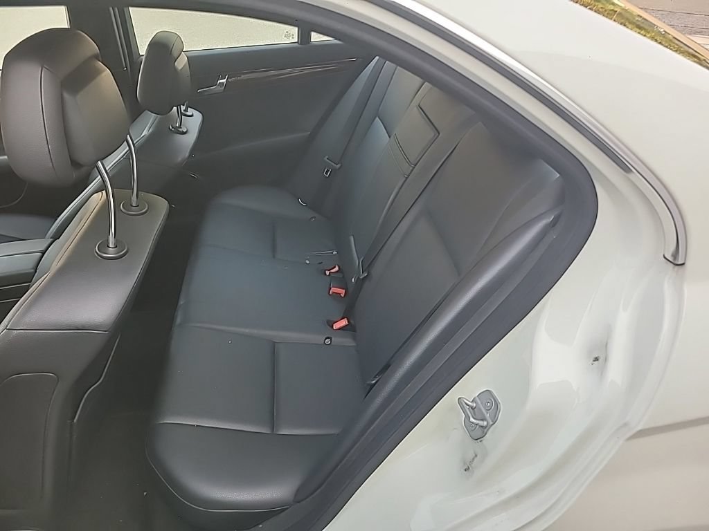 Used 2009 Mercedes-Benz C 300 Sedan image 12