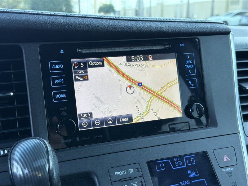 Used 2016 Toyota Sienna SE Premium FWD image 24