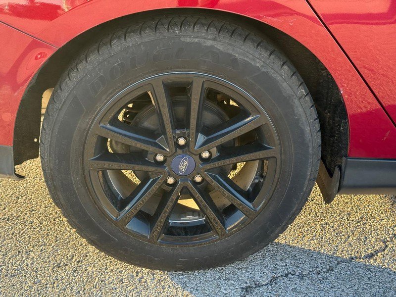 Used 2016 Ford Focus SE w/ Reverse Sensing Package image 7