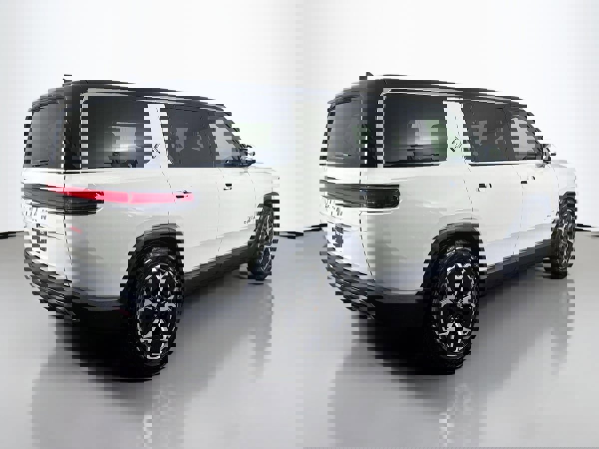 Used 2024 Rivian R1S Adventure image 5
