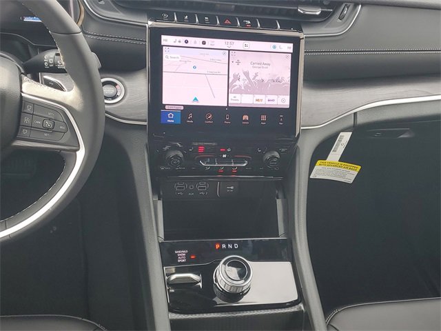 New 2025 Jeep Grand Cherokee Limited w/ Trailer Tow Package image 15