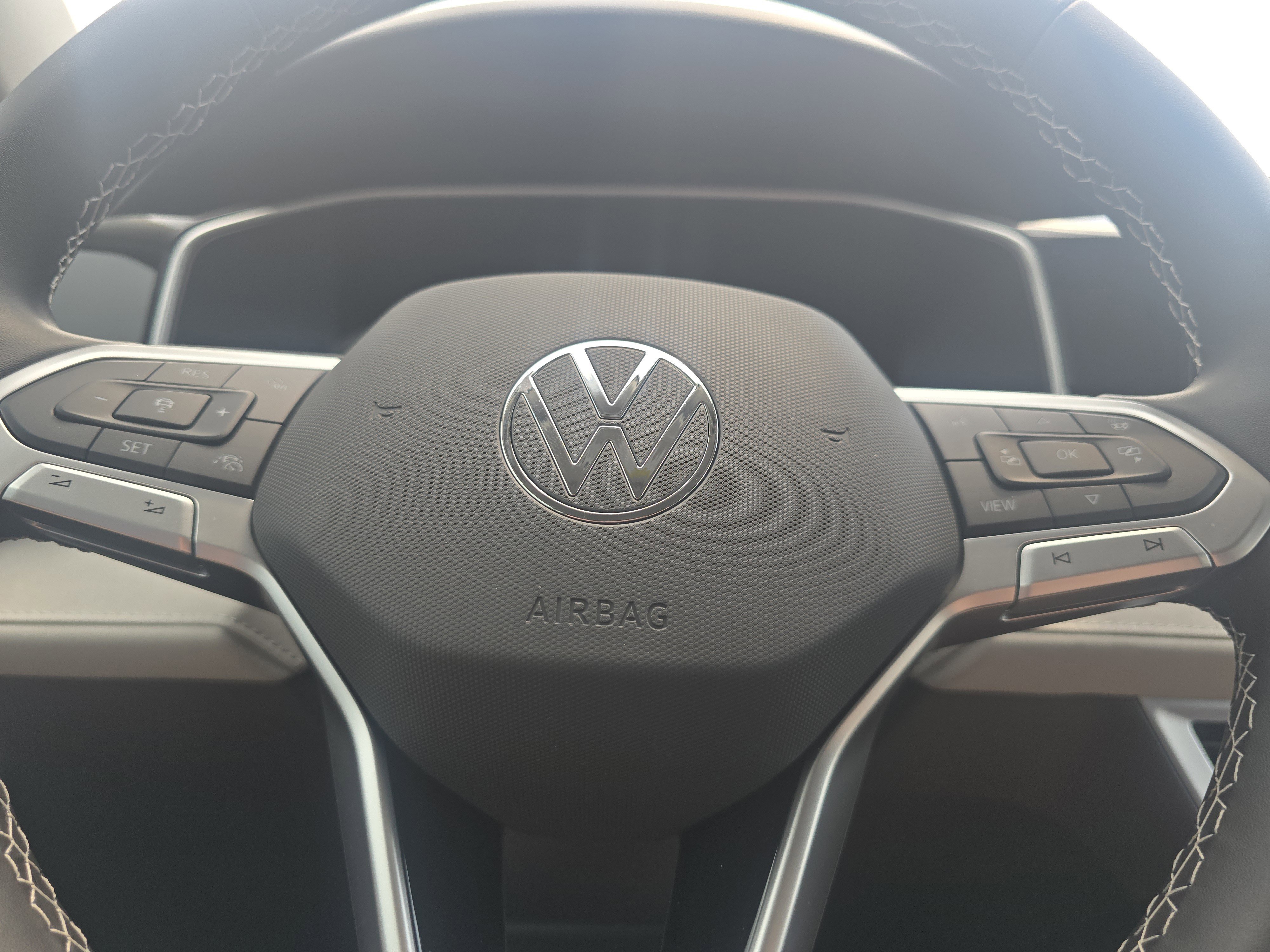 New 2025 Volkswagen Taos SE image 25