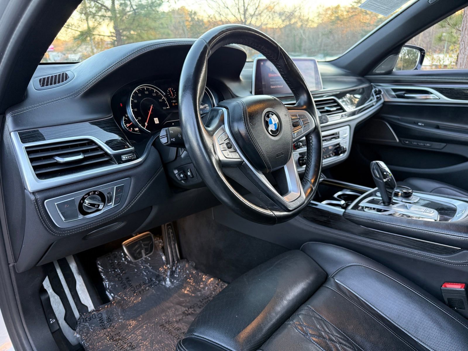 Used 2019 BMW 750i xDrive 750i xDrive w/ Executive Package image 21