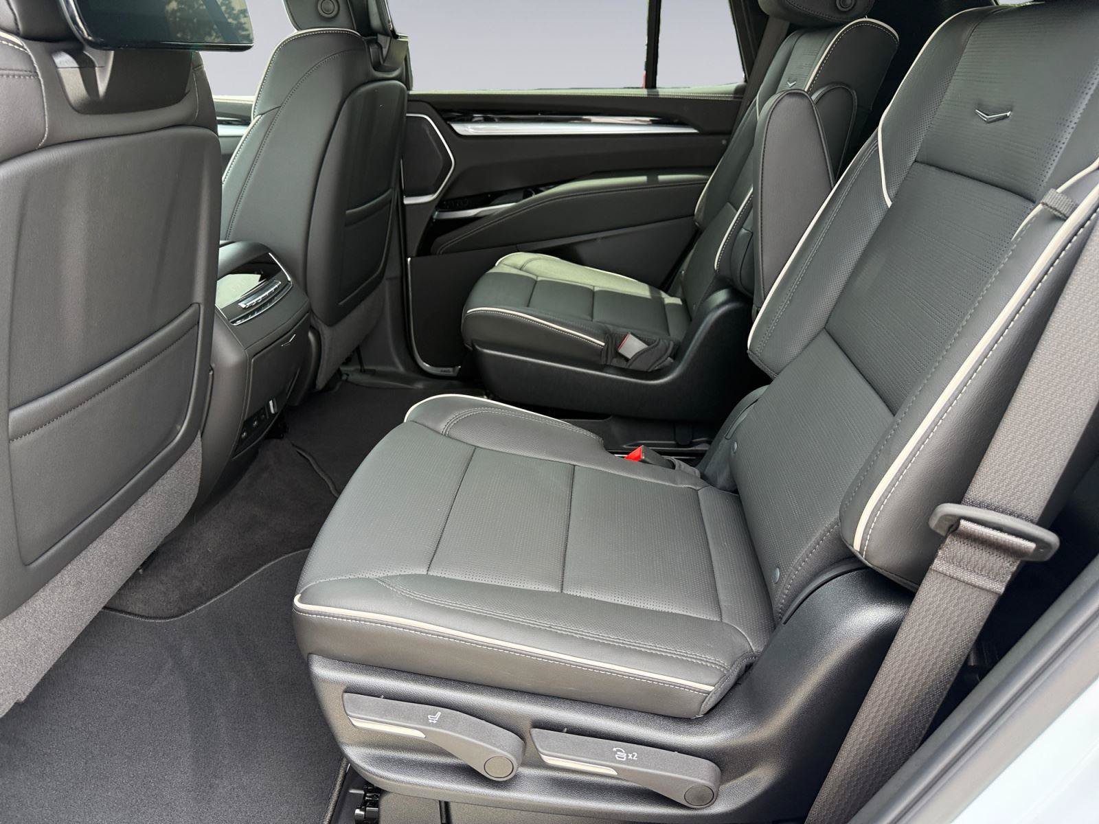 New 2026 Cadillac Escalade Sport w/ Touring Package AWD/4WD image 11