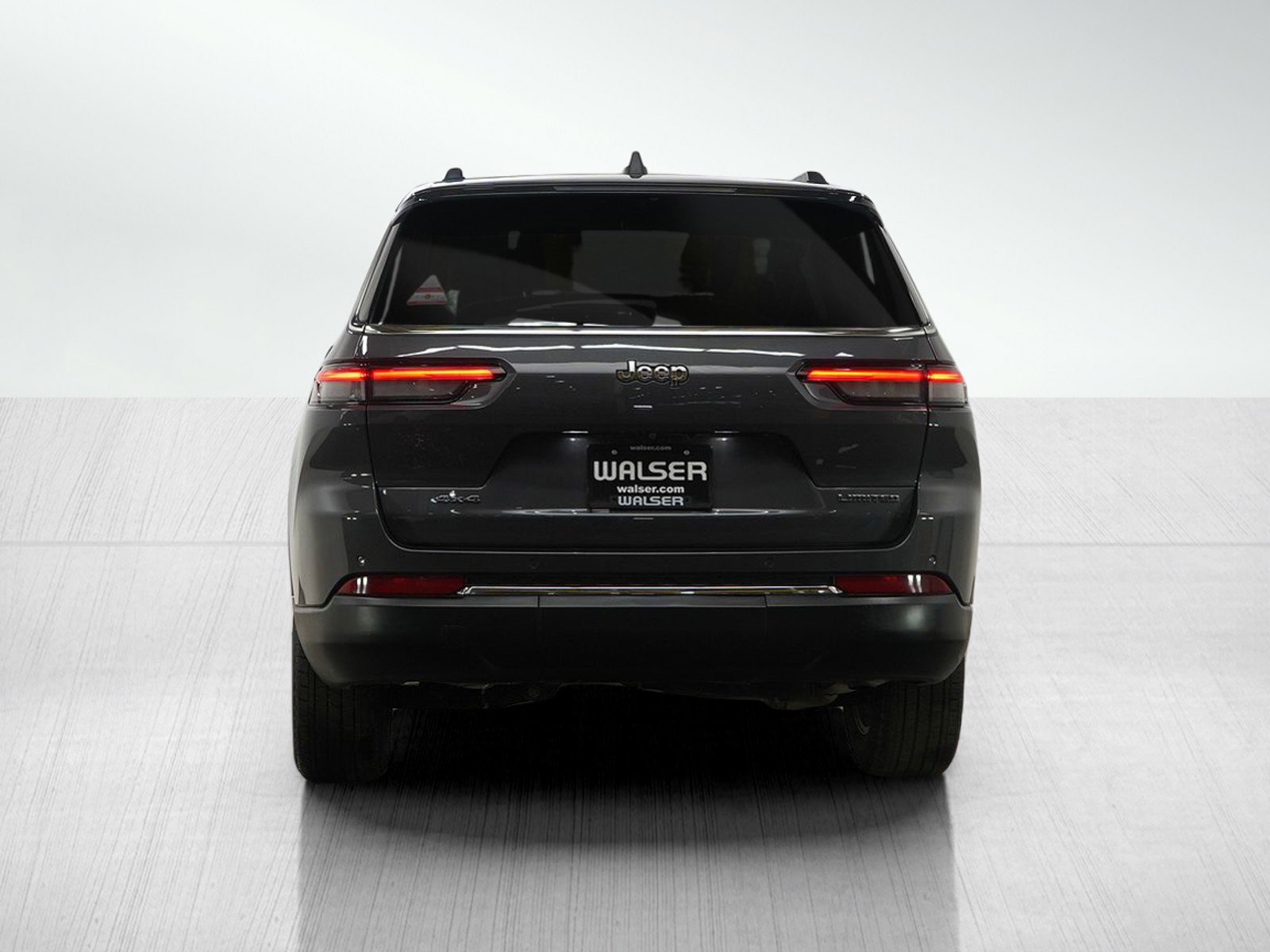 Used 2023 Jeep Grand Cherokee L Limited w/ Luxury Tech Group II image 4