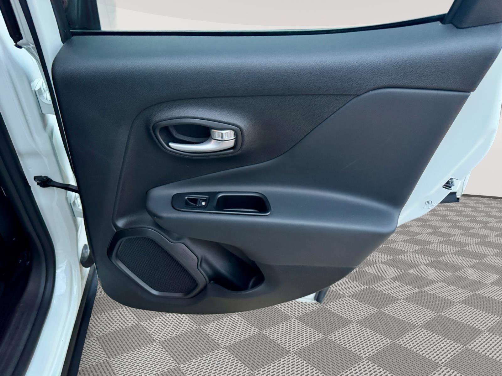 Used 2023 Jeep Renegade Trailhawk image 25