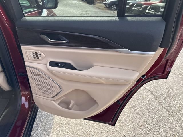 New 2026 Jeep Grand Cherokee Limited AWD/4WD image 24