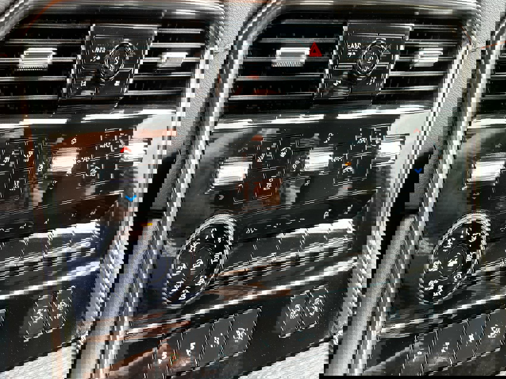 Used 2025 Nissan Armada PRO-4X image 20