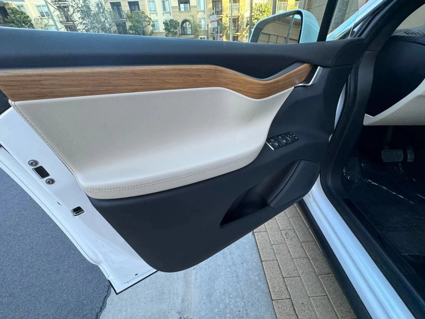 Used 2019 Tesla Model X Long Range AWD/4WD image 17