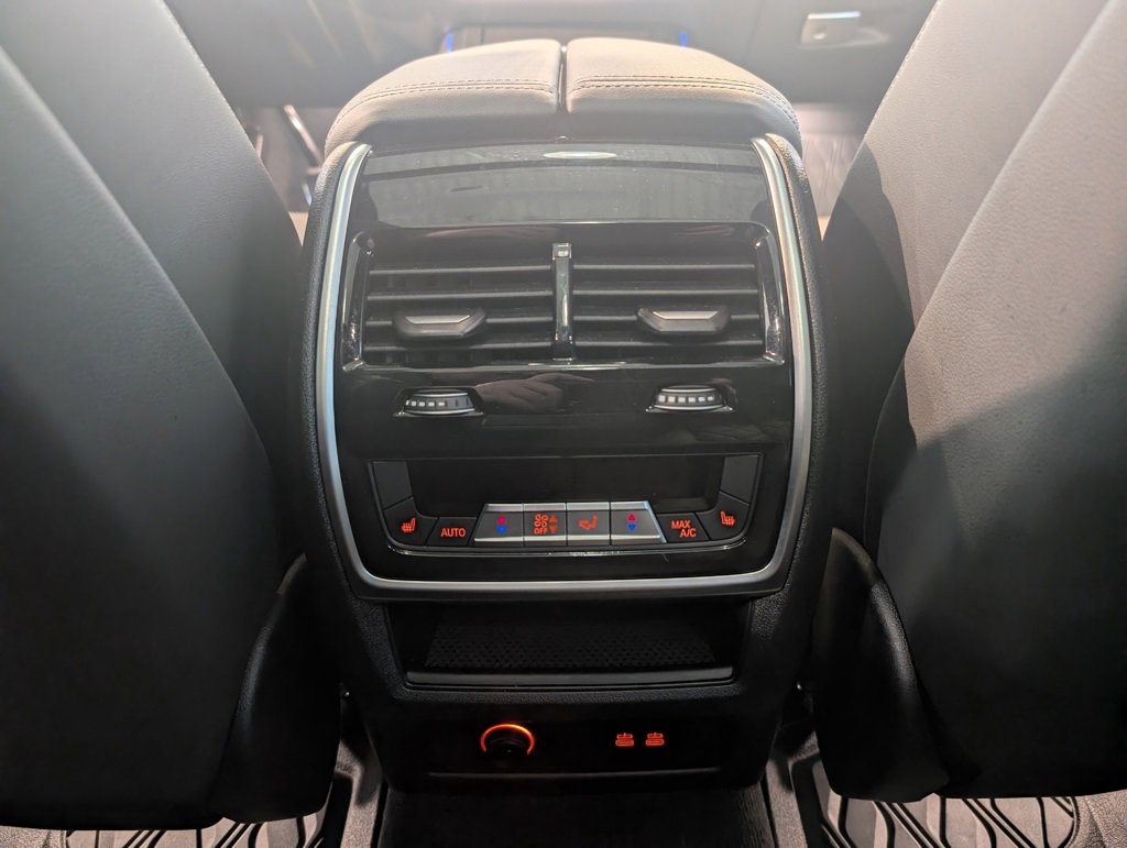Used 2025 BMW X5 M60i w/ Climate Comfort Package image 27
