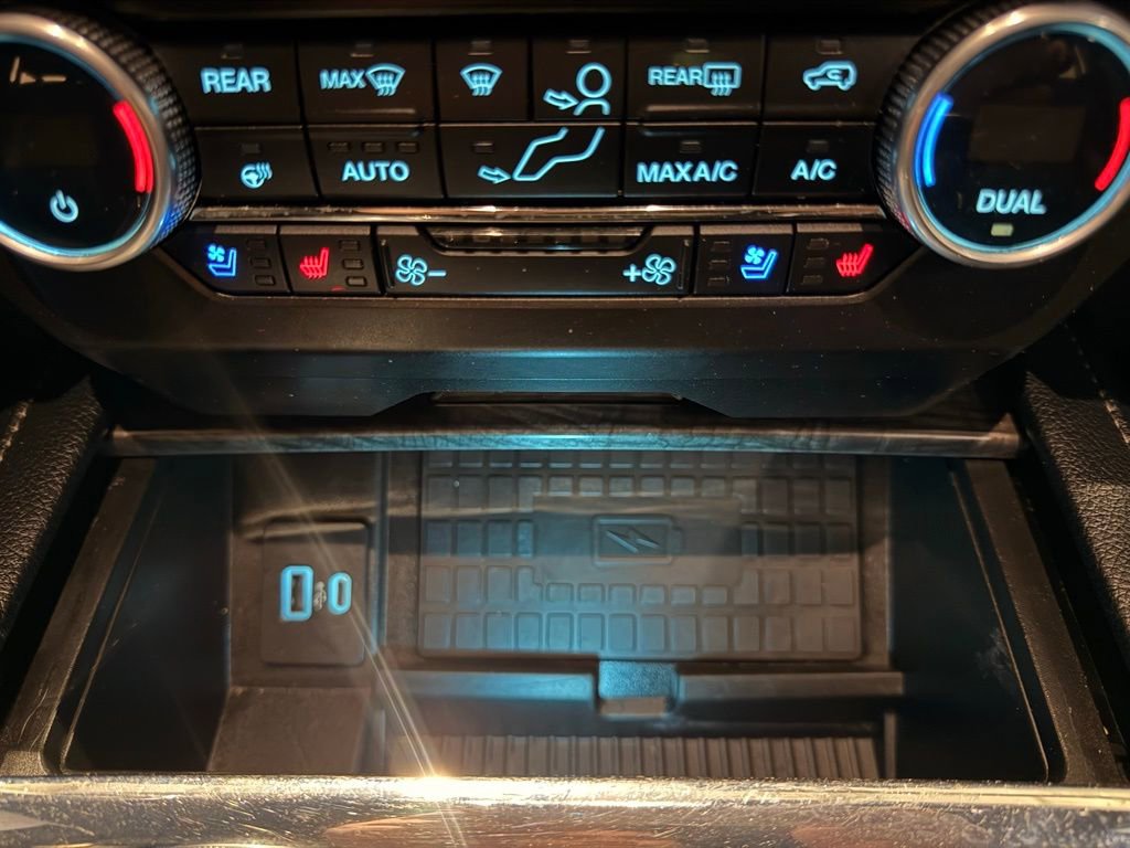 Used 2021 Ford Expedition Limited w/ Cargo Package image 26