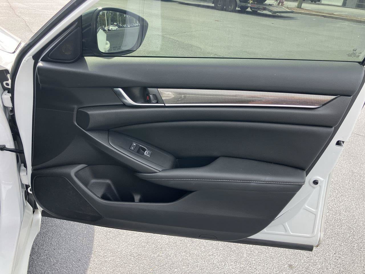 Used 2022 Honda Accord Sport image 29