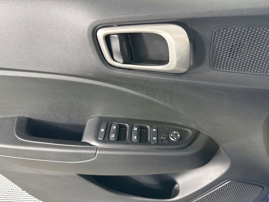 Certified 2023 Hyundai Venue SEL FWD image 23