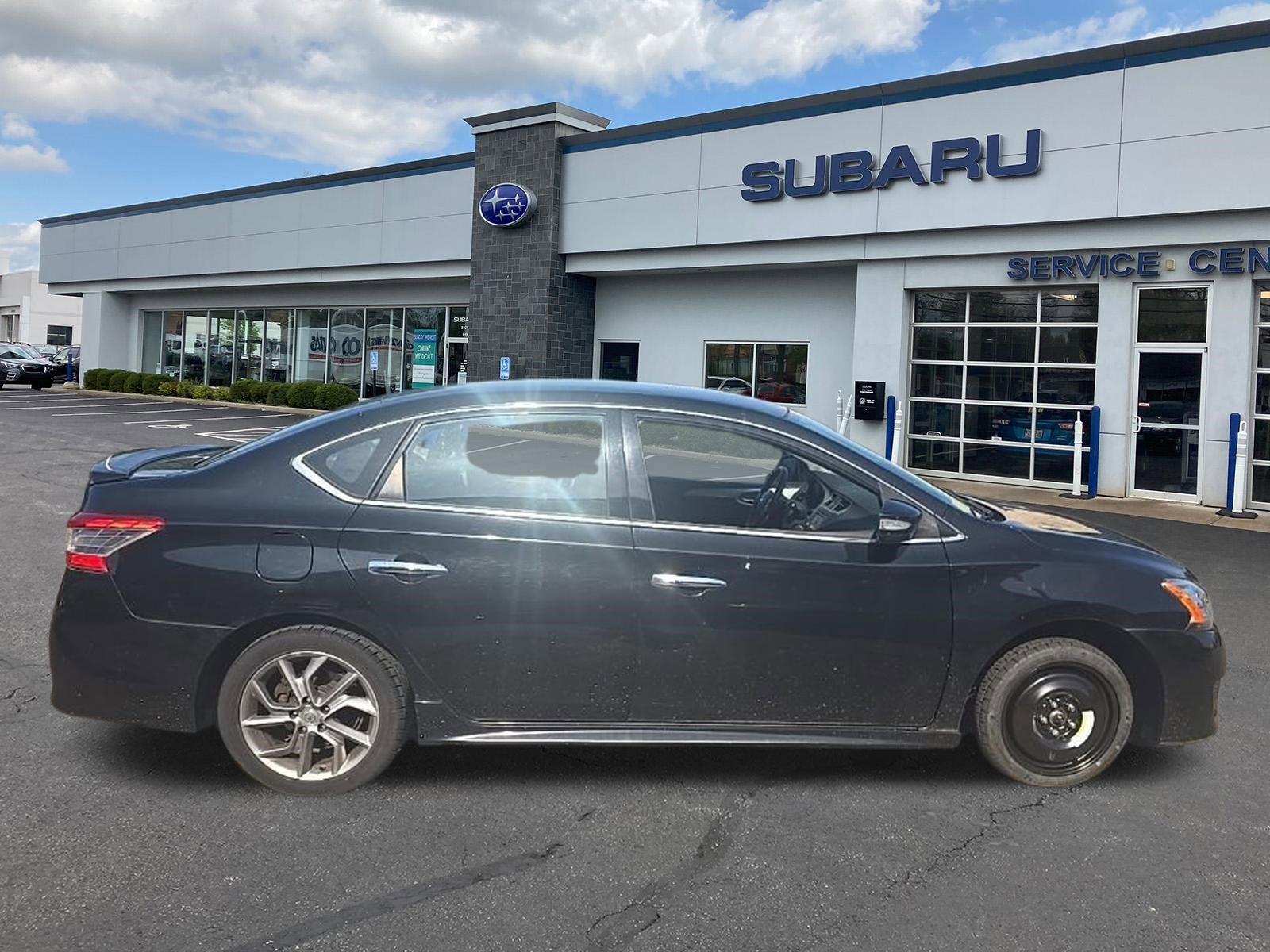 Used 2015 Nissan Sentra SR w/ Navigation Package FWD image 2