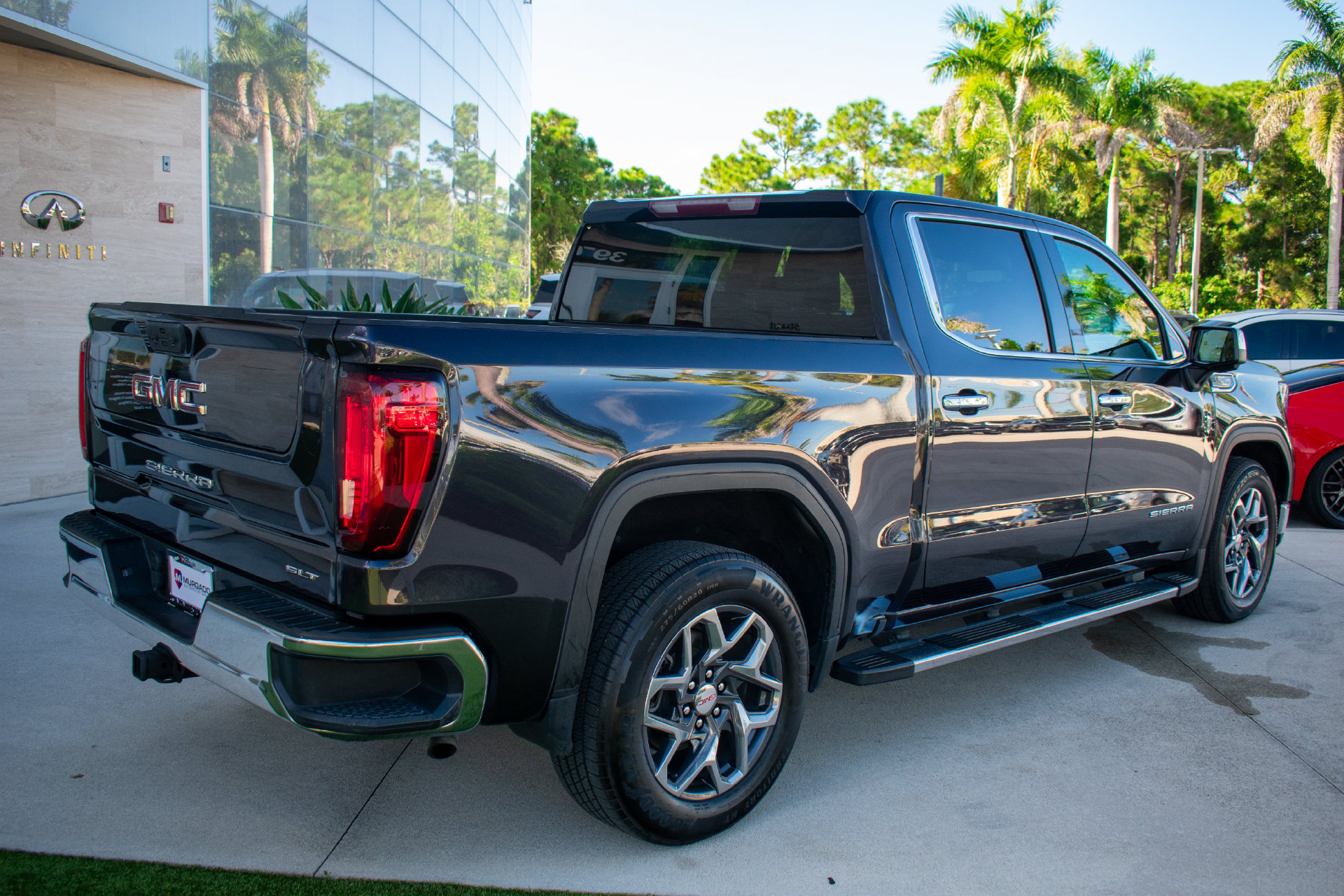 Used 2022 GMC Sierra 1500 SLT w/ SLT Premium Package RWD image 10