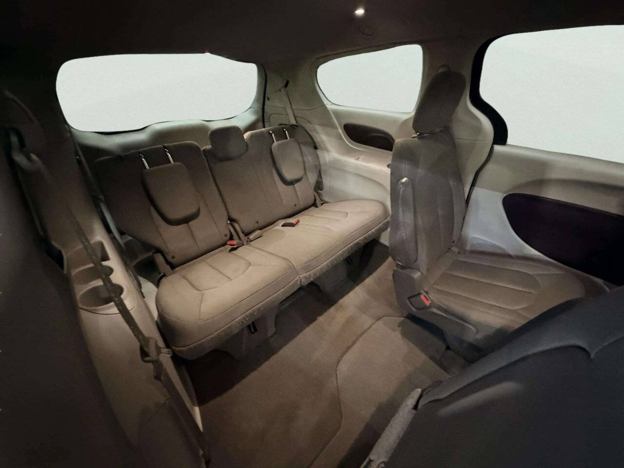 Used 2017 Chrysler Pacifica Touring FWD image 25