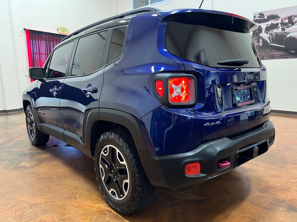 Used 2017 Jeep Renegade Trailhawk w/ Premium Trailhawk Package AWD/4WD image 7