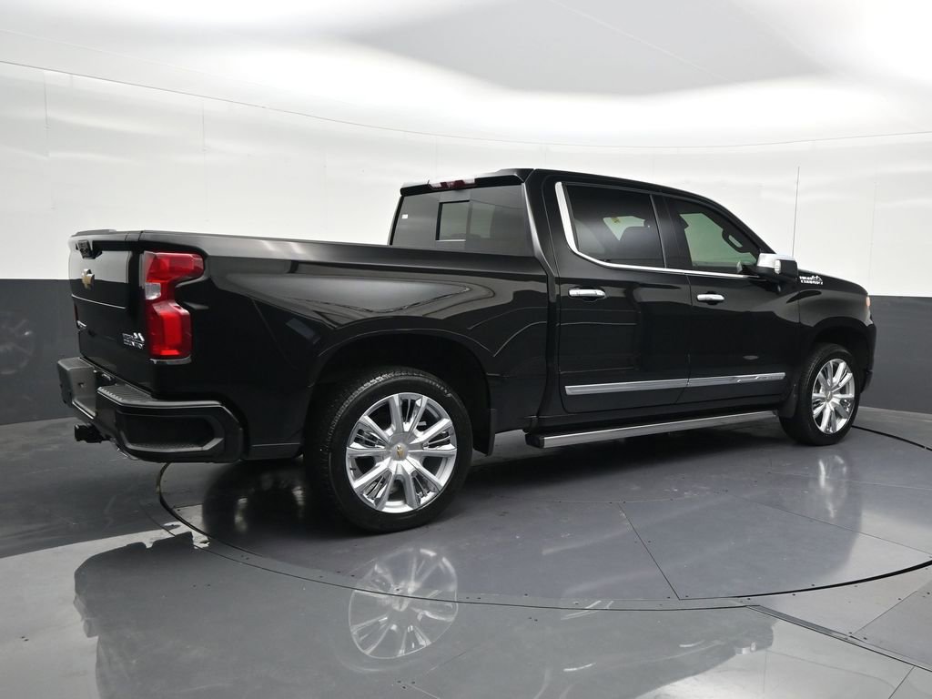 Used 2025 Chevrolet Silverado 1500 High Country AWD/4WD image 5