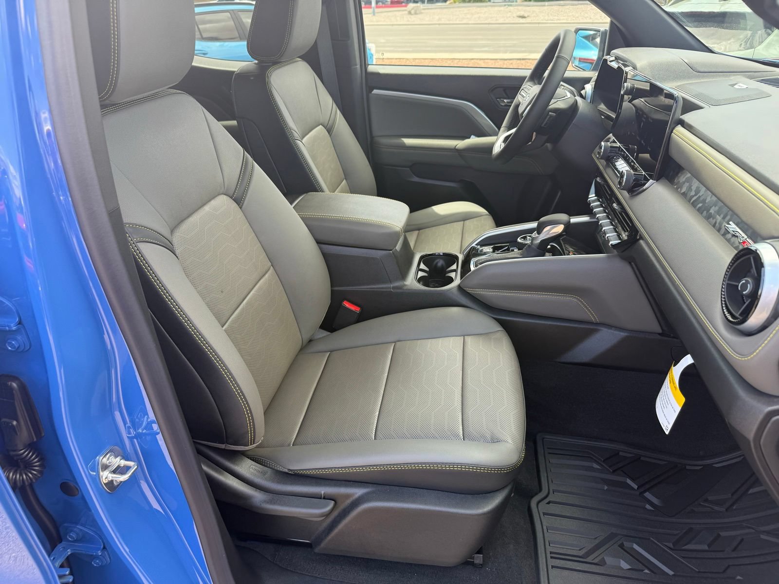 Certified 2026 Chevrolet Colorado ZR2 w/ Technology Package AWD/4WD image 31