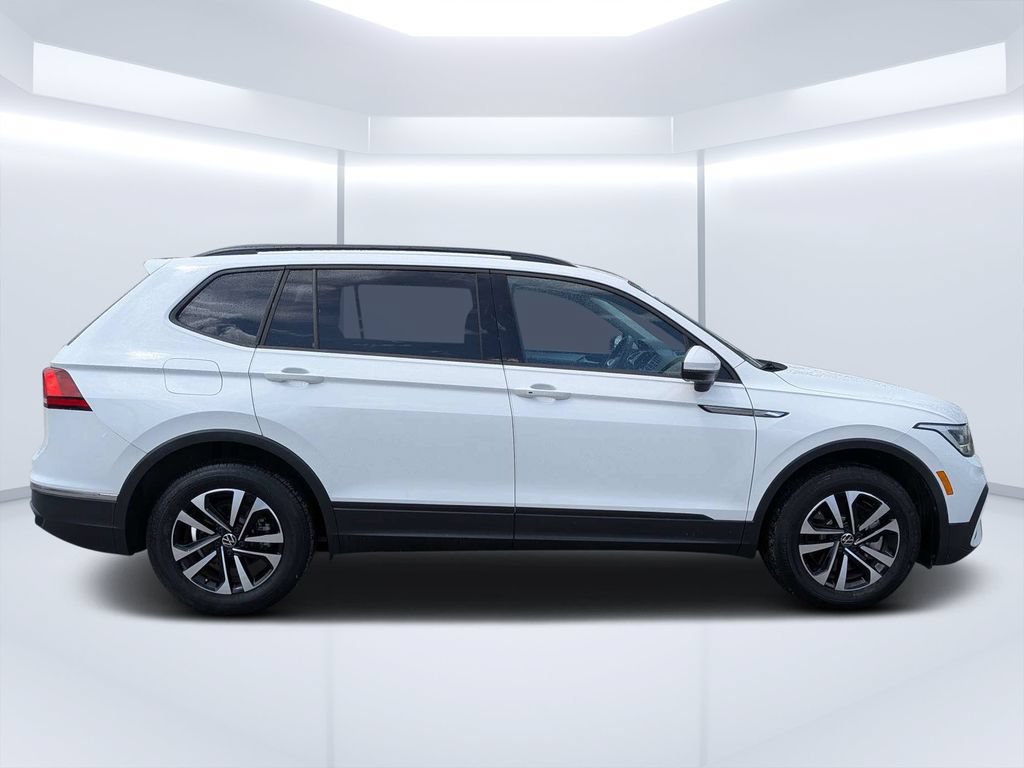 Used 2024 Volkswagen Tiguan S FWD image 2