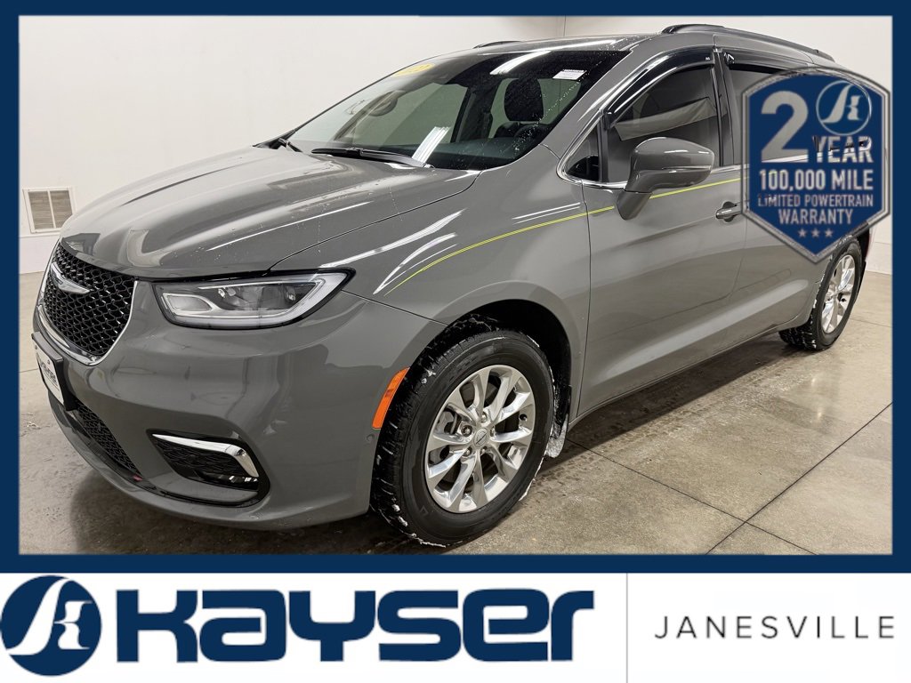 Used 2022 Chrysler Pacifica Touring-L w/ Uconnect Theater Family Group image 11