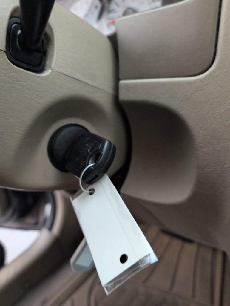 Used 2005 Ford Escape XLT image 36